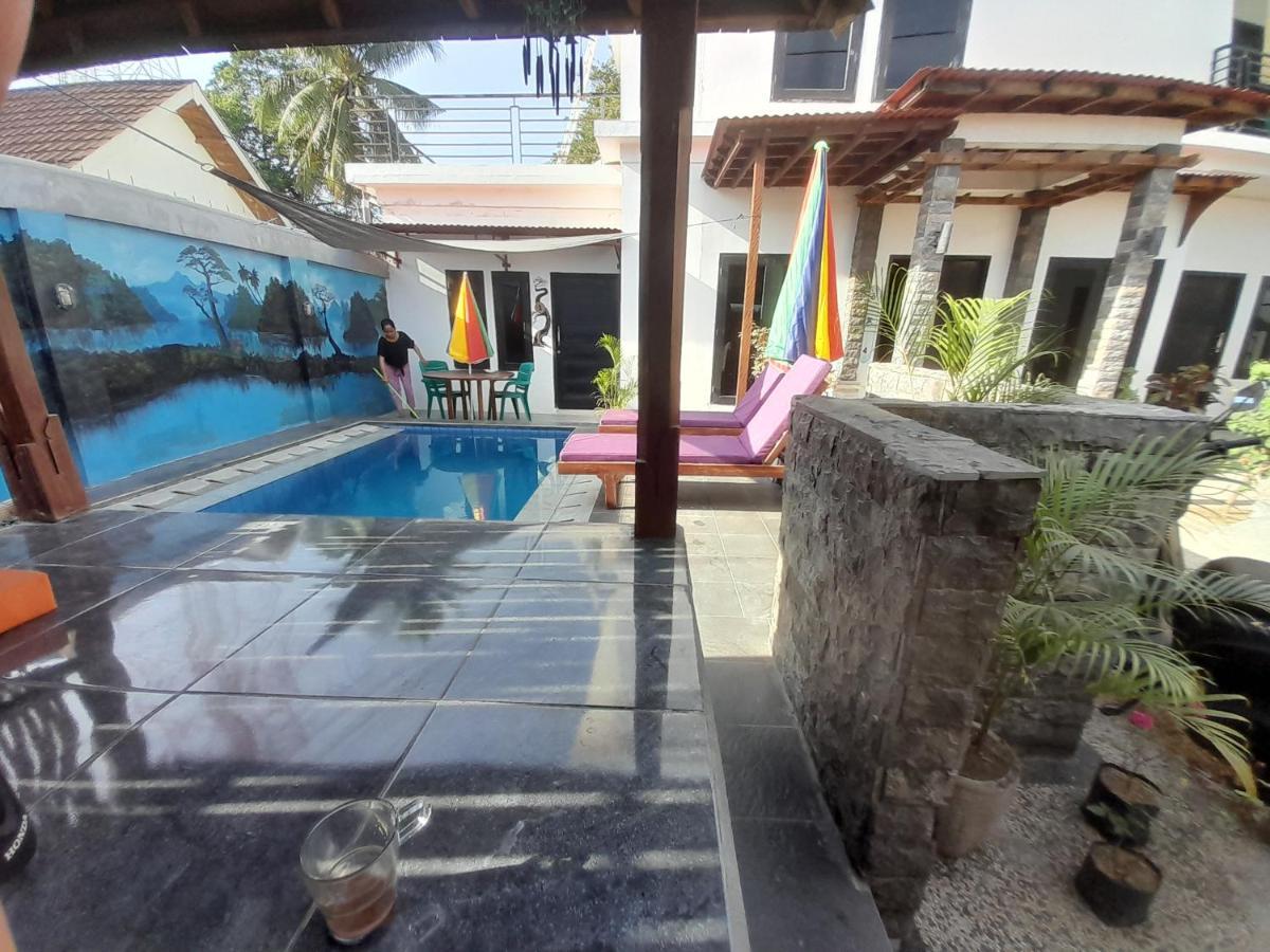 Bed and Breakfast Wave House Gerupuk South Lombok à Praya Extérieur photo